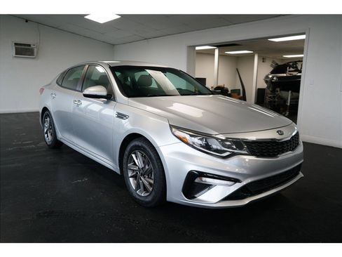 Used 2019 Kia Optima LX image 9