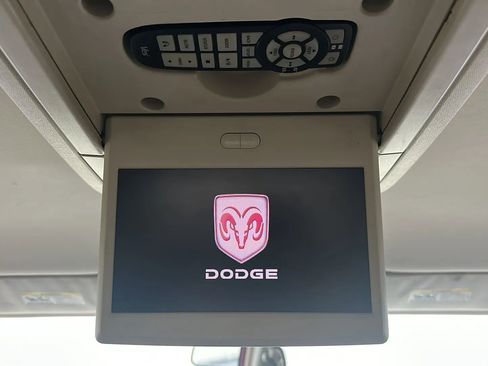 Used 2010 Dodge Grand Caravan SXT image 25