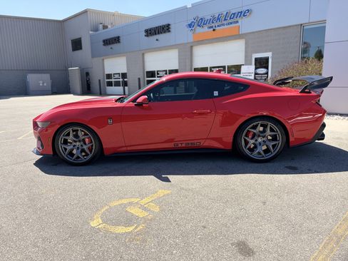 New 2026 Ford Mustang GT Premium w/ GT Performance Package RWD image 9