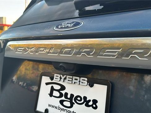 Used 2020 Ford Explorer Platinum w/ Premium Technology Package image 32