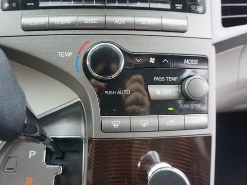 Used 2010 Toyota Venza FWD image 10