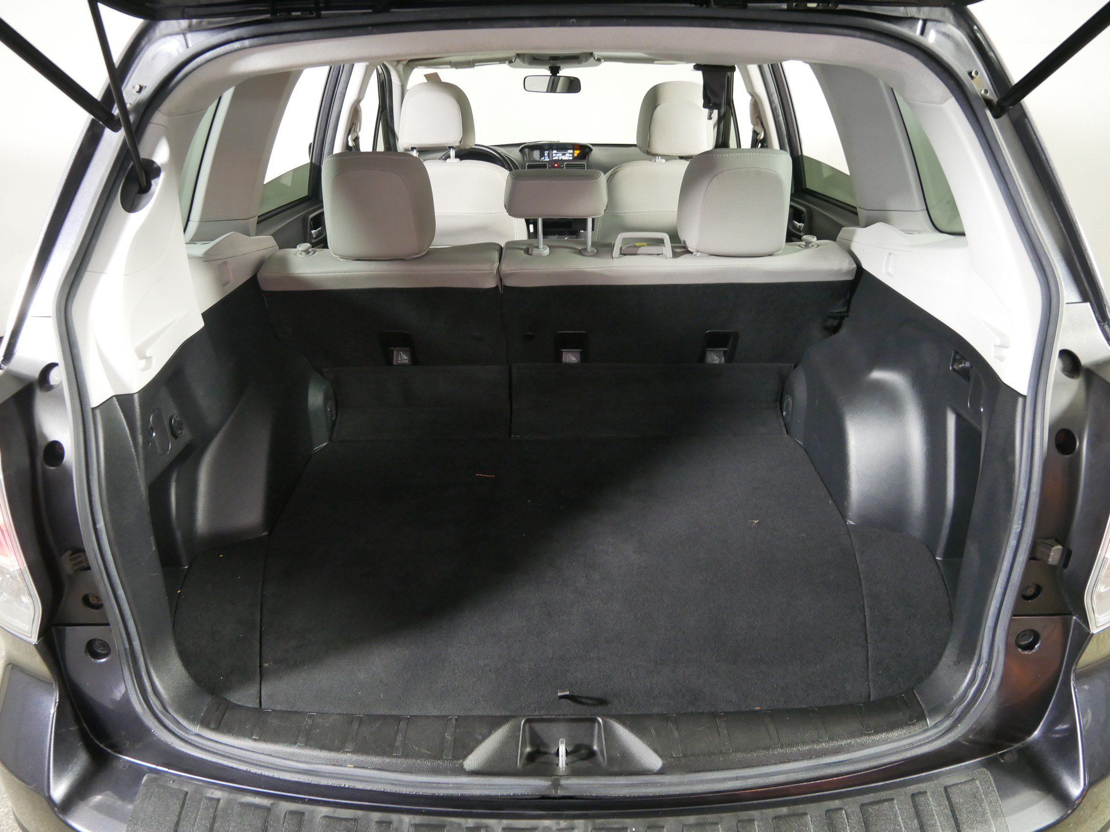 Used 2017 Subaru Forester 2.5i Limited AWD/4WD image 18