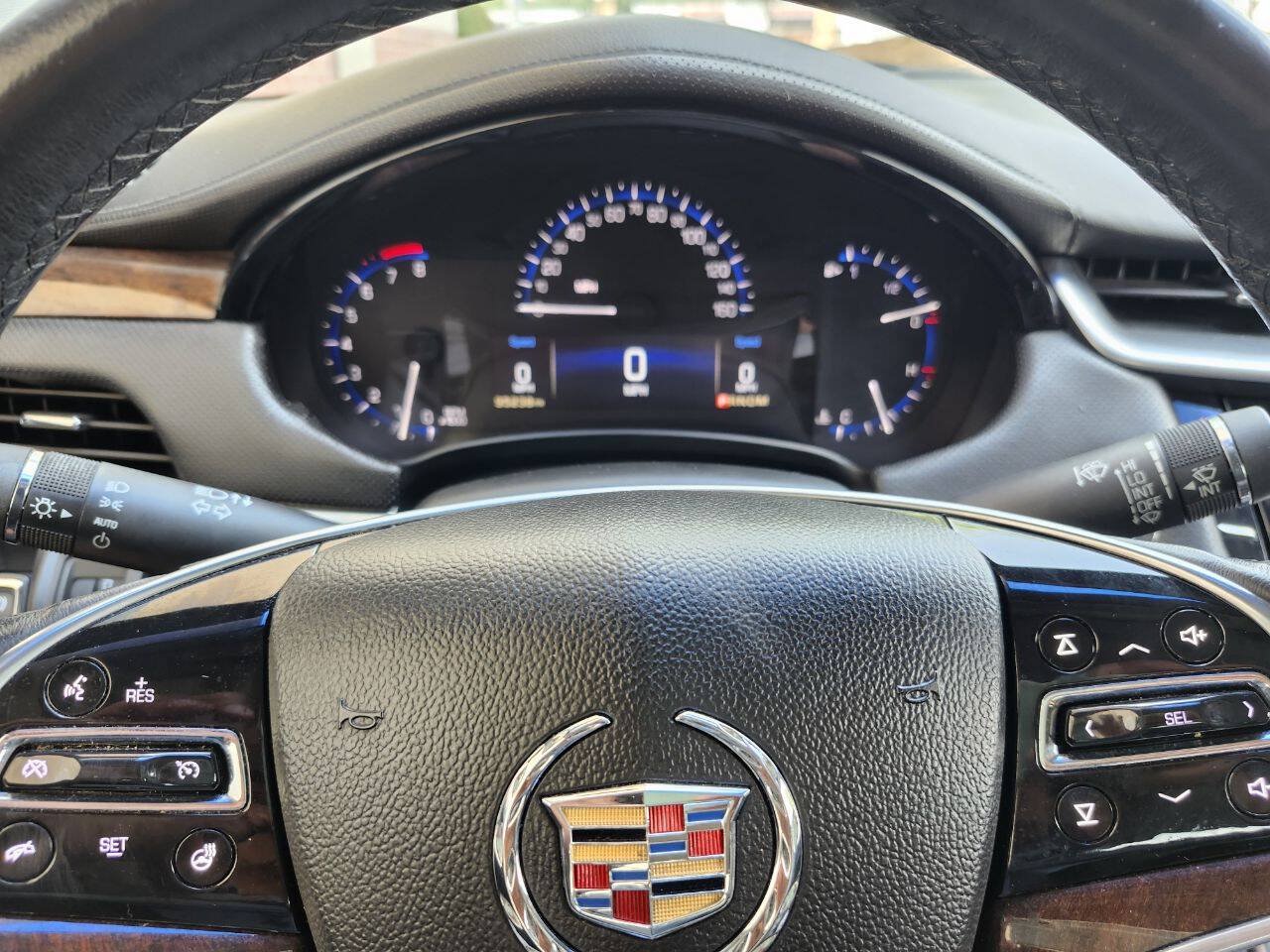 Used 2014 Cadillac XTS Luxury FWD image 12