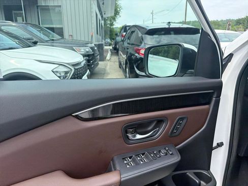 Used 2023 Honda Pilot Elite image 18