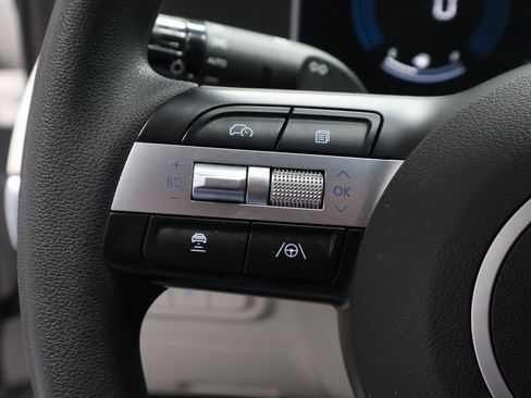 Certified 2025 Hyundai Tucson SE image 27