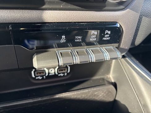 Used 2022 RAM 1500 Laramie w/ Sport Appearance Package image 32