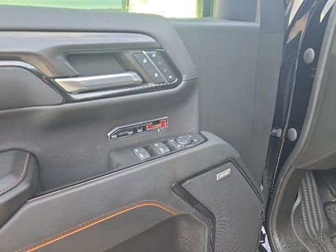 Used 2023 GMC Sierra 1500 AT4 w/ AT4 Premium Package AWD/4WD image 10