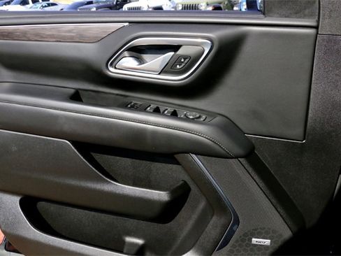 Used 2023 Chevrolet Tahoe Z71 w/ Luxury Package image 21