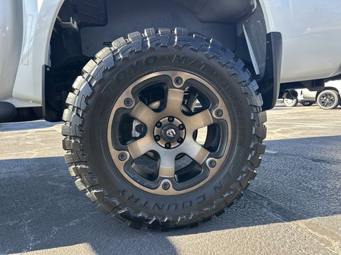 Used 2022 Nissan Frontier SV w/ Technology Package image 20