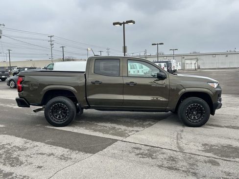 Used 2023 Chevrolet Colorado W/T image 2