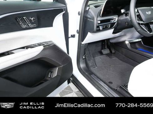 New 2026 Cadillac Lyriq Luxury RWD image 7