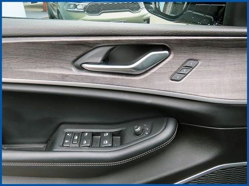 Certified 2022 Jeep Grand Cherokee L Limited image 13