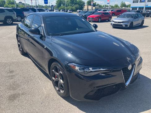 Used 2024 Alfa Romeo Giulia Ti w/ Performance Driving Package AWD/4WD image 1