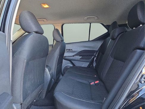 Used 2023 Nissan Kicks SV image 16