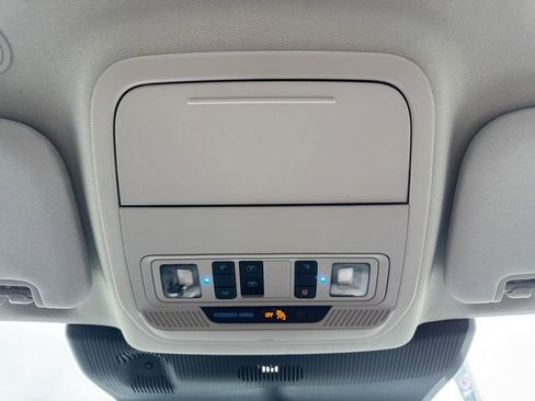New 2026 Ford Explorer Active w/ Active Comfort Package AWD/4WD image 17