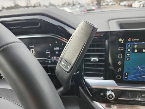 Used 2025 GMC Sierra 1500 Elevation image 36