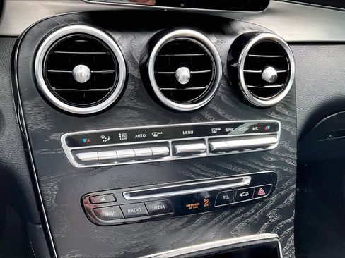 Used 2019 Mercedes-Benz GLC 300 image 35