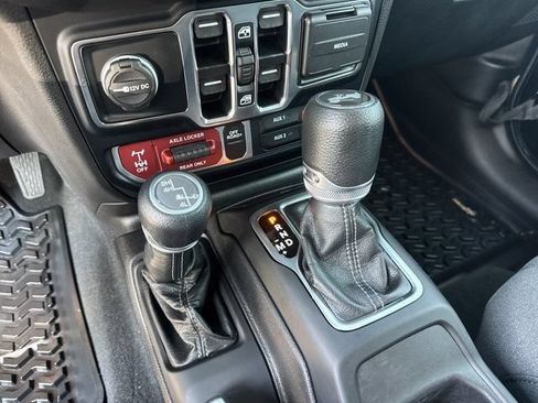 Used 2024 Jeep Wrangler Unlimited Sport AWD/4WD image 33