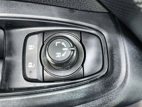 Used 2024 Subaru Crosstrek 2.0i Premium image 16