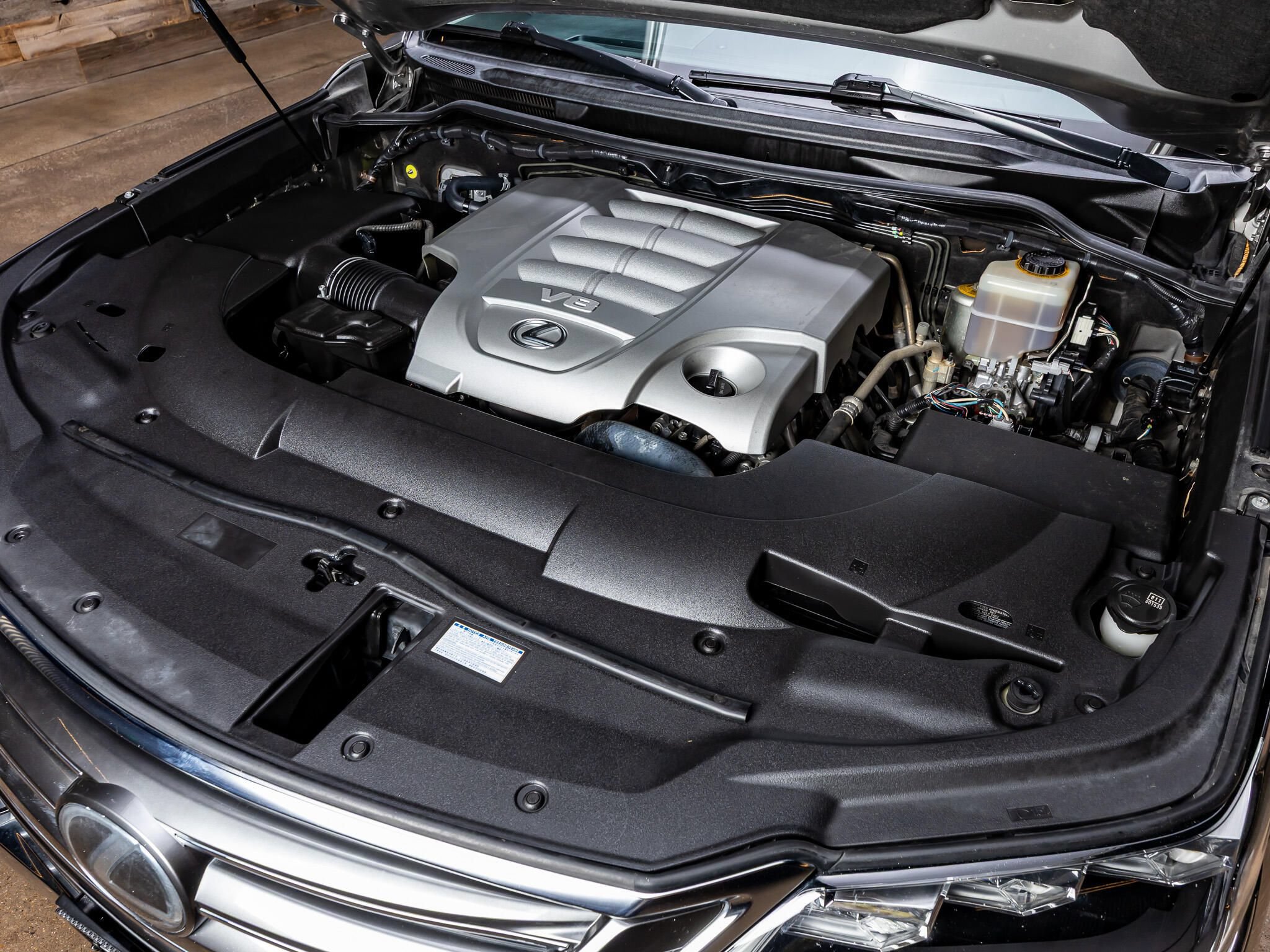 Used 2017 Lexus LX 570 4WD image 41