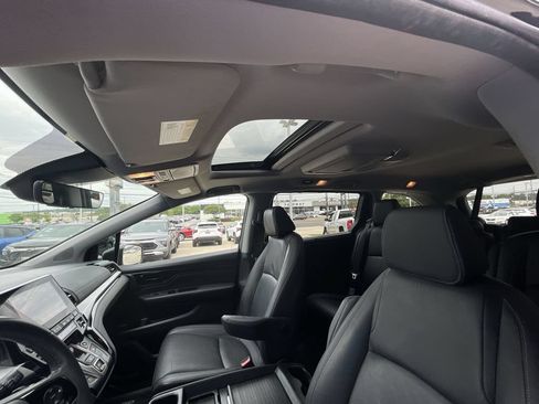 Used 2023 Honda Odyssey Touring image 18