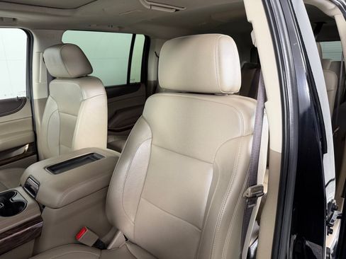 Used 2020 GMC Yukon XL SLT w/ Open Road Package AWD/4WD image 13