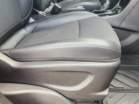 Used 2022 Buick Encore Preferred w/ Safety Package AWD/4WD image 23