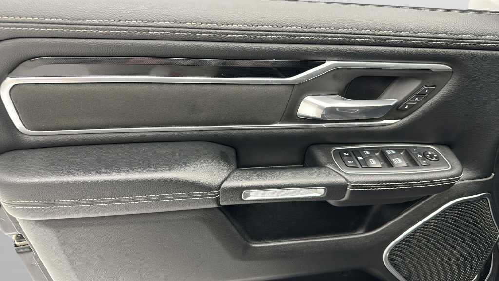 Used 2020 RAM 1500 Laramie w/ Sport Appearance Package AWD/4WD image 15