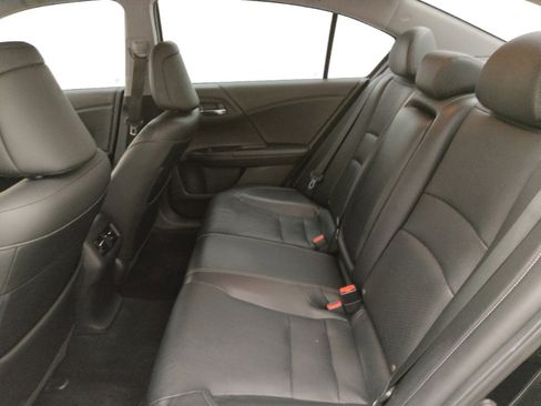 Used 2016 Honda Accord Touring image 18