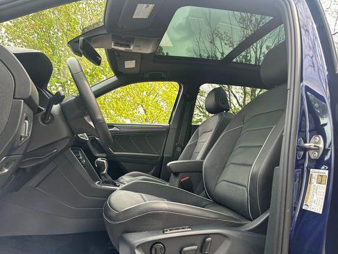 Certified 2022 Volkswagen Tiguan SEL R-Line AWD/4WD image 3