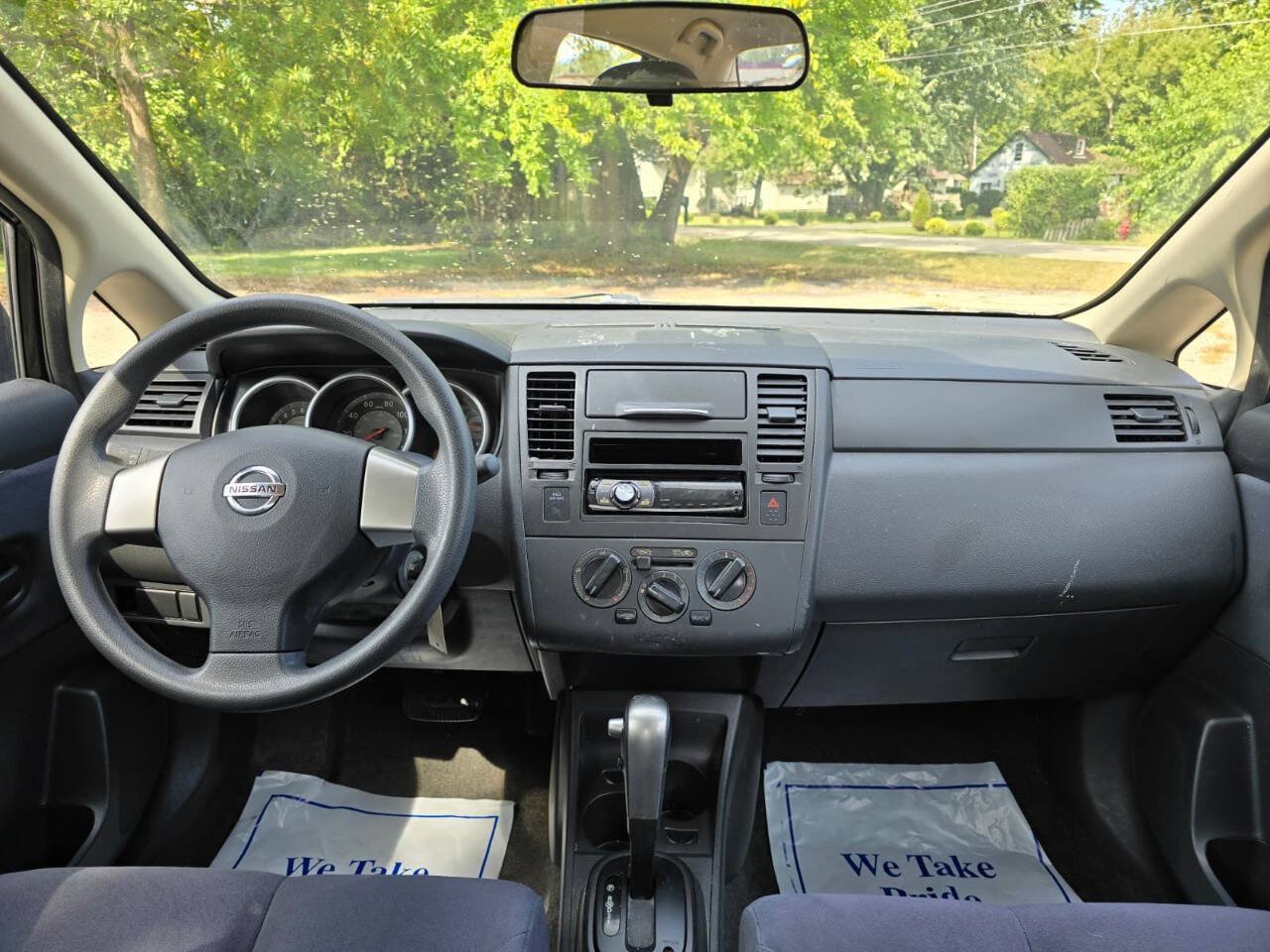 Used 2009 Nissan Versa Sedan FWD image 5