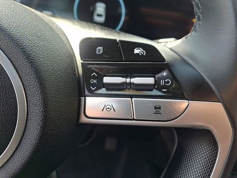 Used 2025 Hyundai Elantra SEL FWD image 24