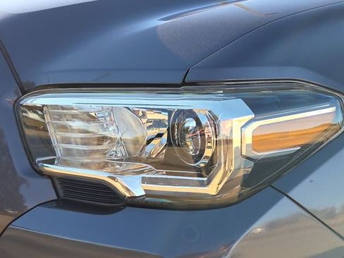 Used 2023 Toyota Tacoma TRD Off-Road image 4