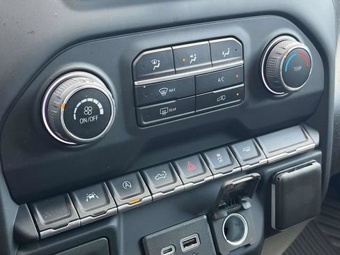 Used 2022 Chevrolet Silverado 1500 Custom RWD image 34
