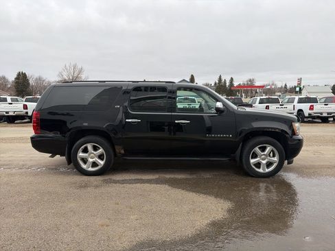 Used 2007 Chevrolet Suburban LTZ w/ LTZ Preferred Equipment Group image 5