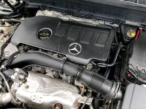 Certified 2021 Mercedes-Benz GLB 250 4MATIC image 33