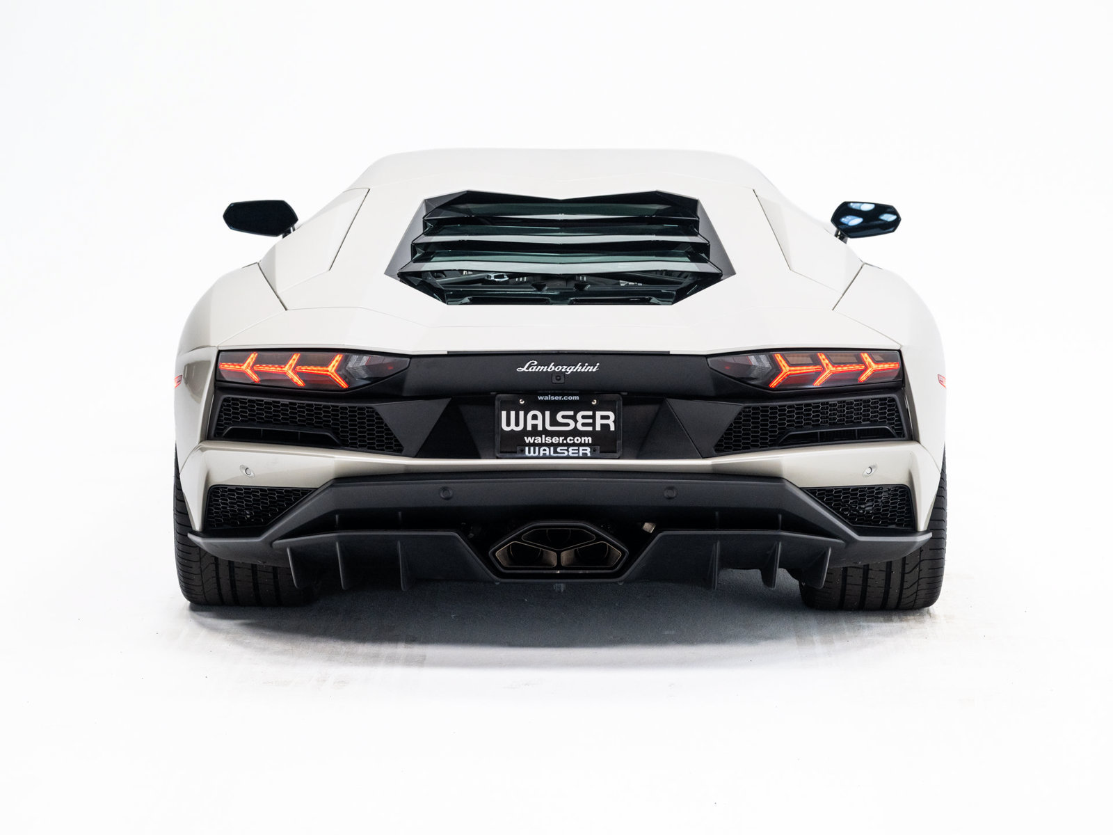 Used 2018 Lamborghini Aventador S AWD/4WD image 5