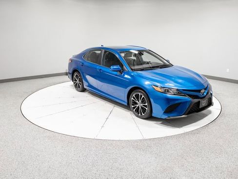Used 2019 Toyota Camry SE w/ Carpet Mat Package FWD image 26