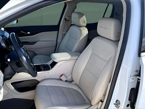 Used 2023 GMC Acadia Denali w/ Denali Technology Package AWD/4WD image 10
