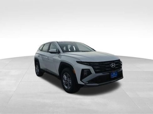 New 2026 Hyundai Tucson SE image 3