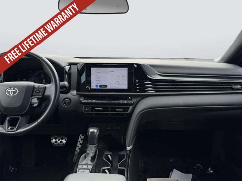 Used 2025 Toyota Camry SE FWD image 17