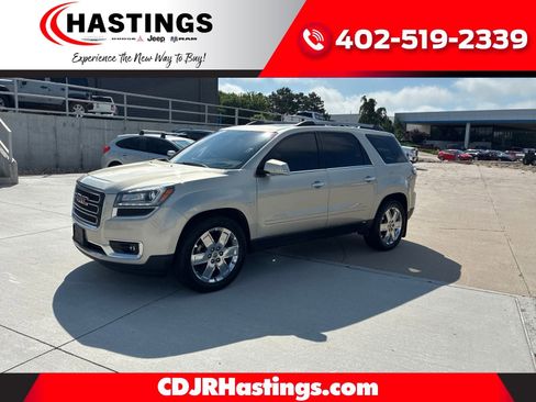 Used 2017 GMC Acadia Limited SLT AWD/4WD image 1