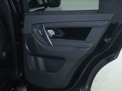 Used 2023 Land Rover Discovery Sport S image 33