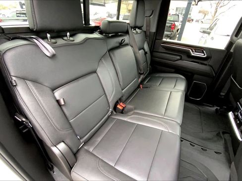 Used 2025 GMC Sierra 2500 SLT w/ SLT Premium Package image 18