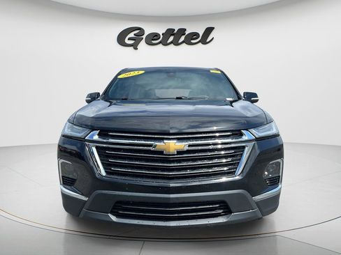 Used 2023 Chevrolet Traverse LT FWD image 2