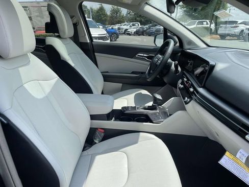 New 2026 Kia Sportage EX w/ EX Panorama Roof Package image 13