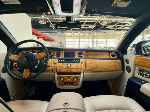 Used 2009 Rolls-Royce Phantom Sedan RWD image 27