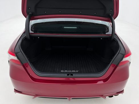 Used 2018 Toyota Camry SE image 22