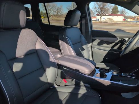 Used 2025 Buick Enclave Preferred image 34