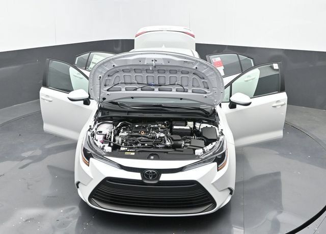 Used 2025 Toyota Corolla LE FWD image 32